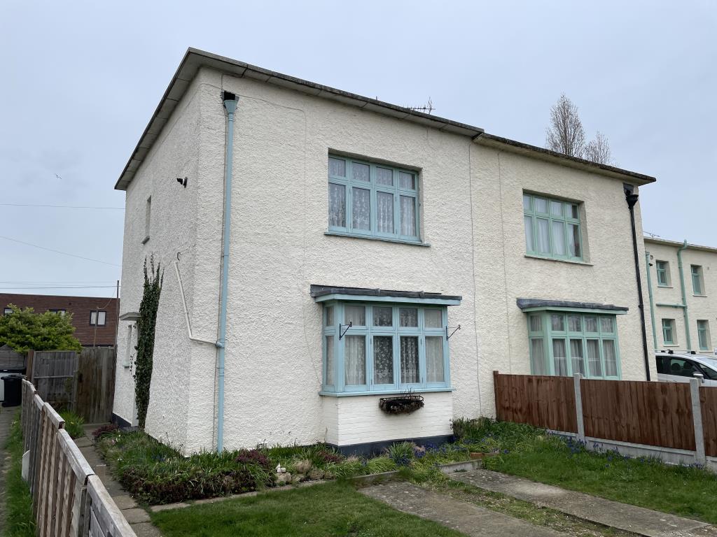 Lot: 112 - SEMI-DETACHED HOUSE FOR IMPROVEMENT - Front elevation